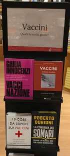foto feltrinelli vaccini by stefania podda