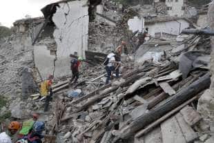 il terremoto ha devastato il centro italia