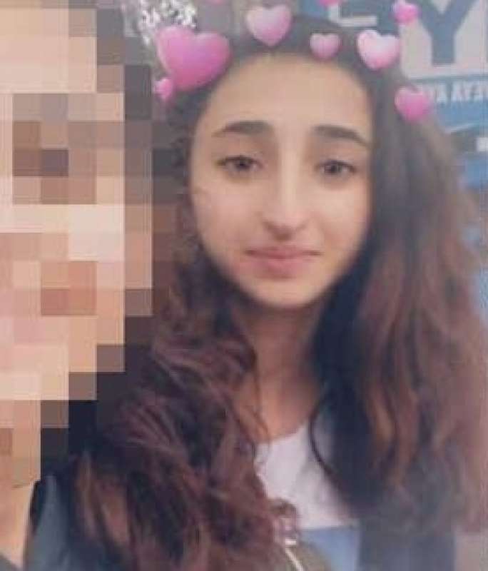 Una Ragazza Di 13 Anni Si E Uccisa Con Il Fucile Del Padre Dopo Aver Partecipato Al Blue Whale Dagospia