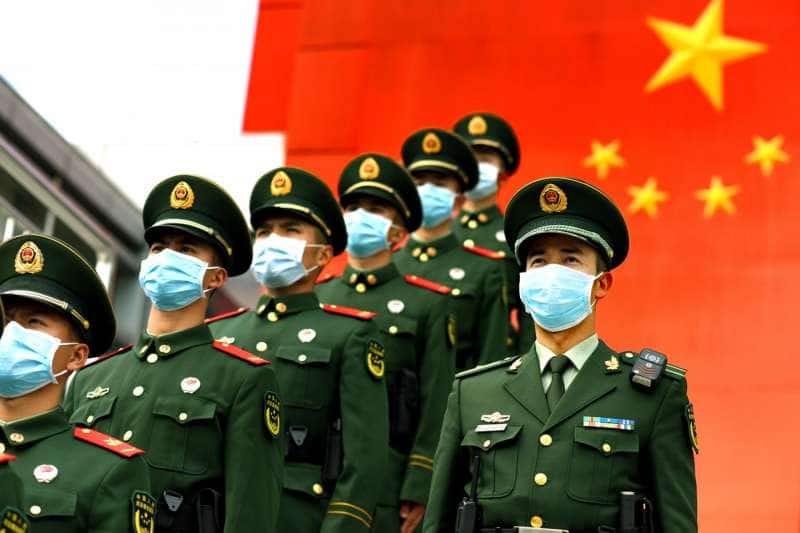 https://cdn-static.dagospia.com/img/foto/01-2020/coronavirus-militari-cinesi-con-la-mascherina-11-1271720.jpg