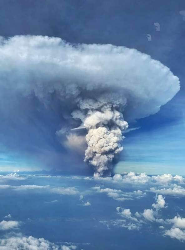 eruzione vulcano taal nelle filippine 21