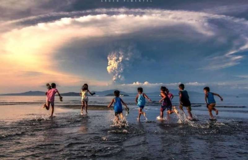 eruzione vulcano taal nelle filippine 29