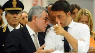 Moretti insieme al premier Matteo Renzi fef c c c d fafe fb c b kYgG U bcC x LaStampa it