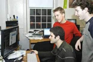 mark zuckerberg, dustin moskovitz e chris hughes fondatore facebook