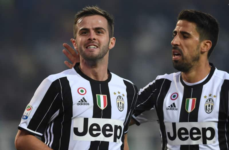 https://cdn-static.dagospia.com/img/foto/03-2020/pjanic-khedira-1294093.png