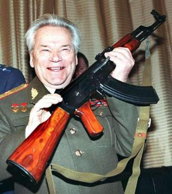 storia e gloria del kalashnikov, il fucile piÙ venduto al mondo - il saggio di  rottman - Dagospia