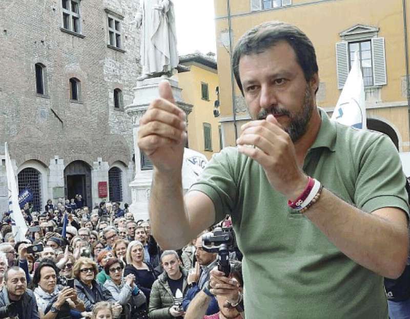 Salvini: vorrei il ritorno del grembiule a scuola 