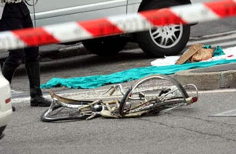 https://cdn-static.dagospia.com/img/foto/05-2020/incidente-bicicletta-1-1320575.jpg