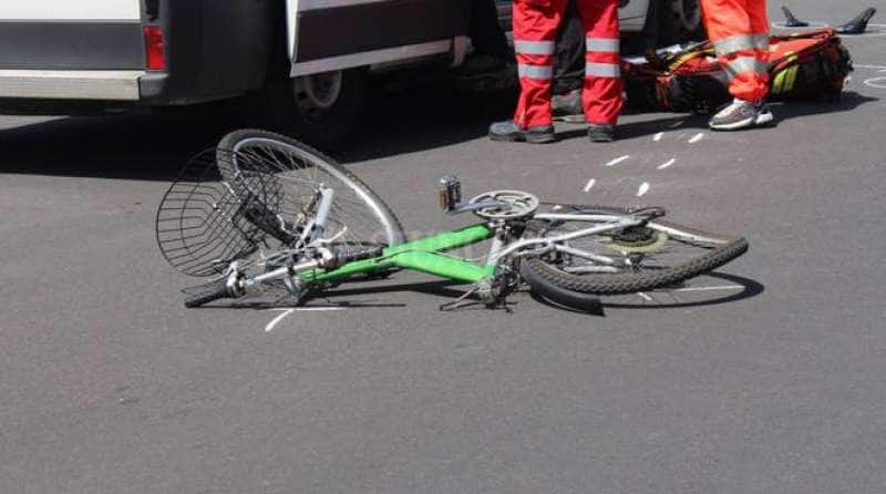 https://cdn-static.dagospia.com/img/foto/05-2020/incidente-bicicletta-2-1320573.jpg
