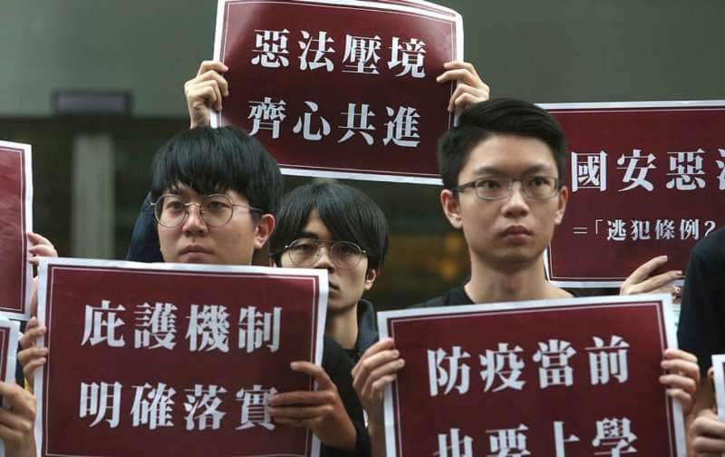 https://cdn-static.dagospia.com/img/foto/05-2020/proteste-a-hong-kong-per-la-legge-sulla-sicurezza-nazionale-1-1320194.jpg
