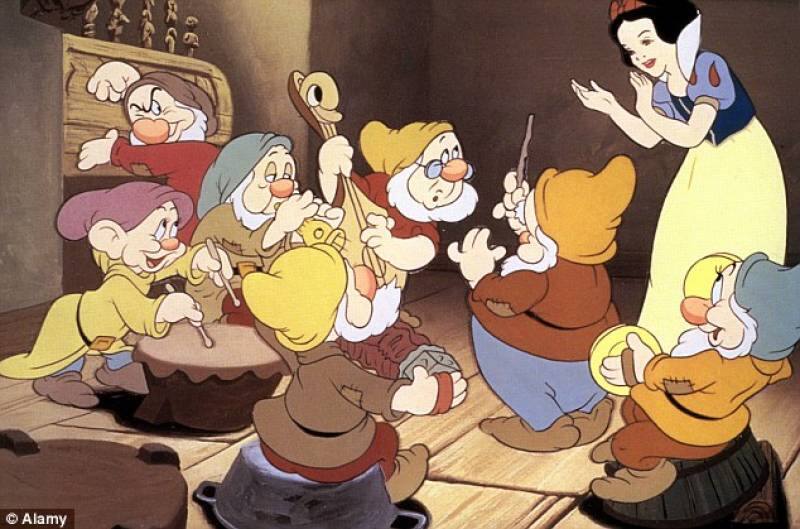 quell'odio tra tolkien e disney partito con ''biancaneve'' ed esploso con  ''mary poppins'' - Dagospia