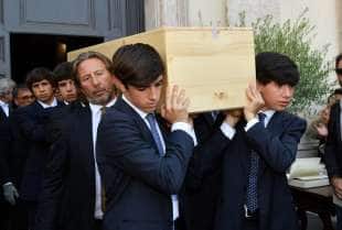 funeral fendi - tutta, ma proprio tutta roma per salutare carla magna -  Cafonal