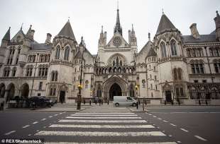 ROYAL COURTS OF JUSTICE - LONDRA