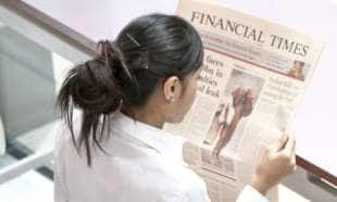 donna legge il financial times 7