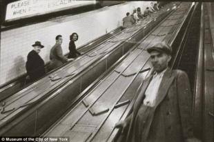 FOTO DI STANLEY KUBRICK NELLA METRO DI NEW YORK