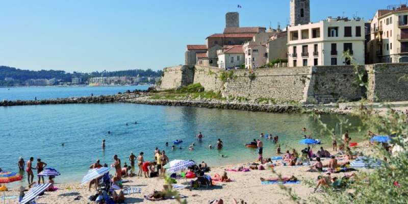 Le Star Della Costa Azzurra Protestano Contro Il Governo Che