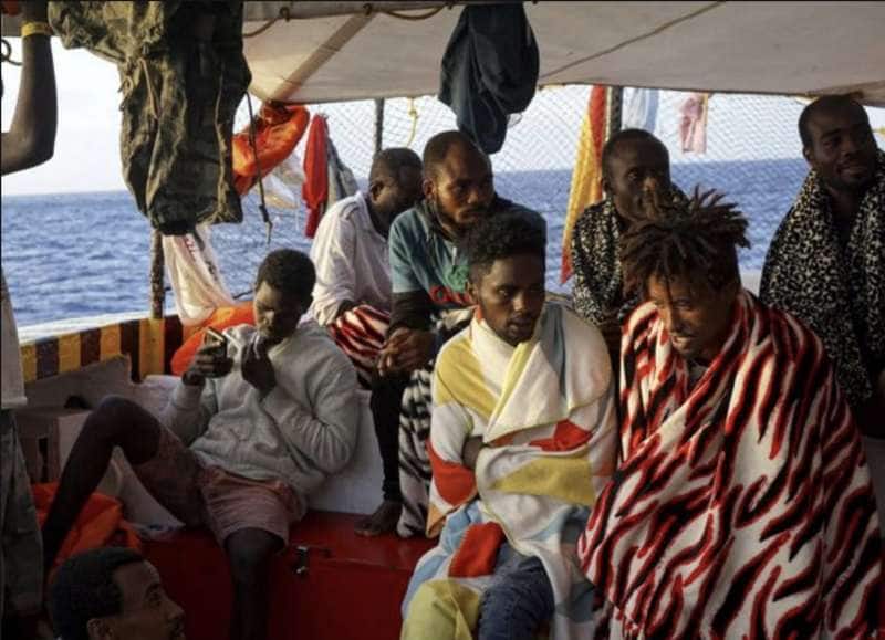 migranti a bordo della open arms 4