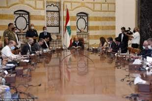 il presidente libanese michel aoun consiglio di difesa libano
