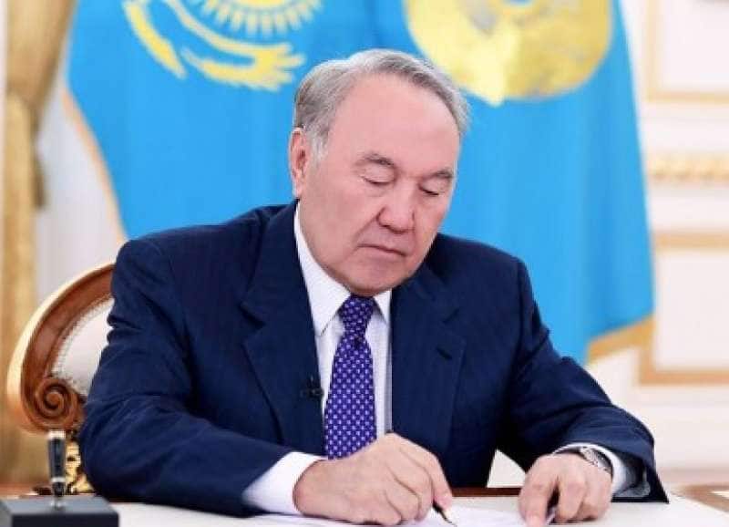 https://cdn-static.dagospia.com/img/foto/09-2018/nursultan-nazarbayev-1062082.jpg