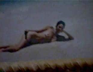 il ritratto di ghislaine maxwell nuda nella casa di palm beach di jeffrey epstein