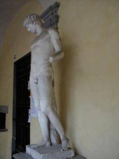 Statua Accademia senza pene