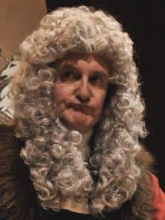 giudice inglese parrucca