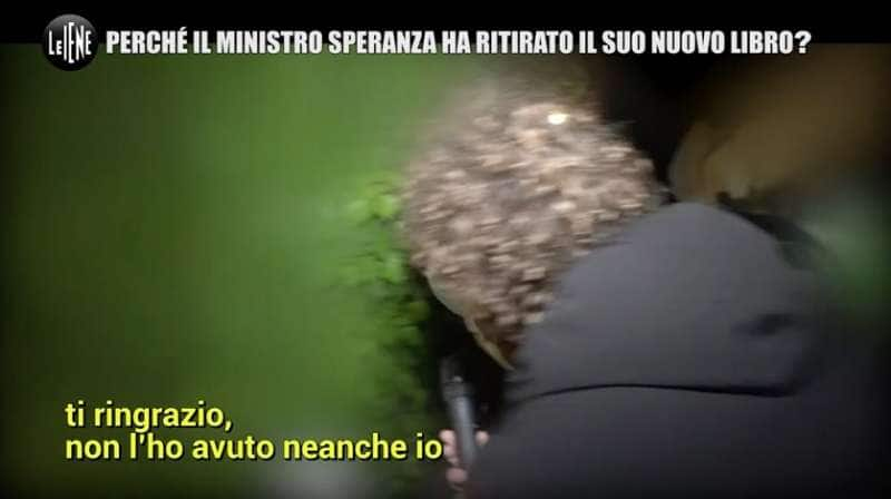 La Iena Filippo Roma Insegue Speranza Per Avere Chiarimenti Sul Libro Fantasma Le Risposte Politica