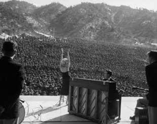 marilyn monroe si esibisce davanti alle truppe coreane 11 febbraio 1954
