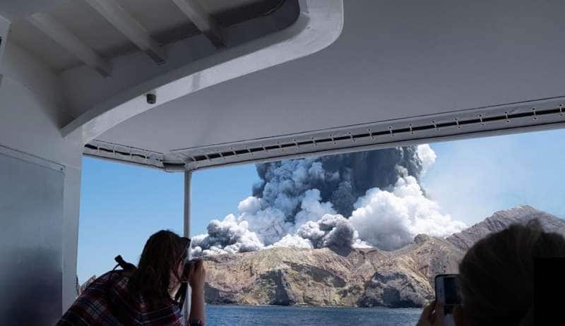 https://cdn-static.dagospia.com/img/foto/12-2019/eruzione-vulcano-sull-isola-white-island-nuova-zelanda-19-1249347.jpg