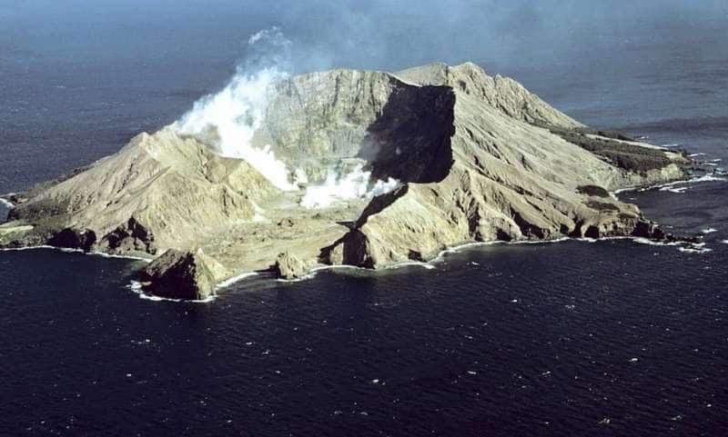 https://cdn-static.dagospia.com/img/foto/12-2019/eruzione-vulcano-sull-isola-white-island-nuova-zelanda-8-1249356.jpg