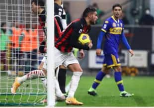 il milan agguanta il parma con super theo hernandez- la ...