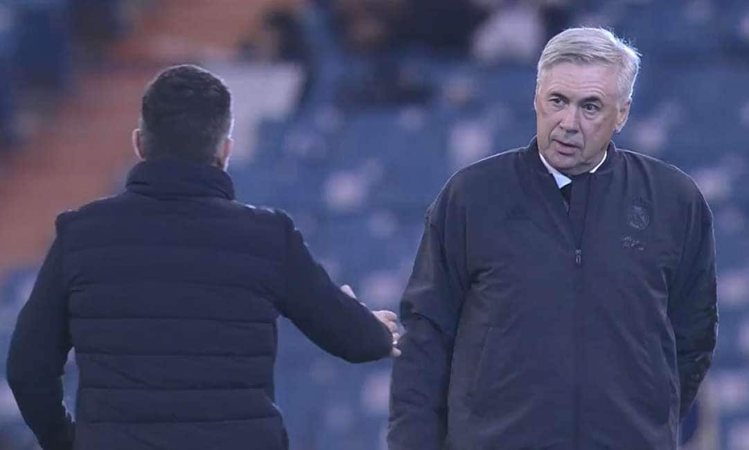 Gelo con l'allenatore: sospeso dopo la Champions 