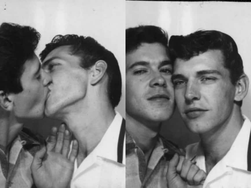 sesso gay con baci