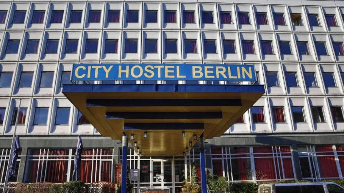 Turisti Per Caos Chi Dorme Al City Hostel Berlin Finanzia Il Programma Nucleare Di Ciccio Kim Dagospia