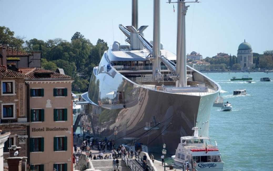 mega yacht a venezia